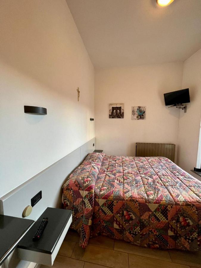 Hotel Centrale Cascia Buitenkant foto